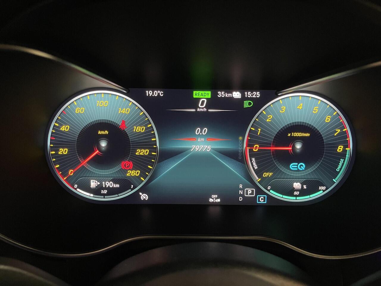 Mercedes-Benz GLC-KLASSE 300e 4MATIC Premium Plus AMG Line 19"/Panoramadak/Keyless/360 camera/Sfeerverlichting/Apple Carplay & Android Auto/Stoelverwarming/Elektrische klep