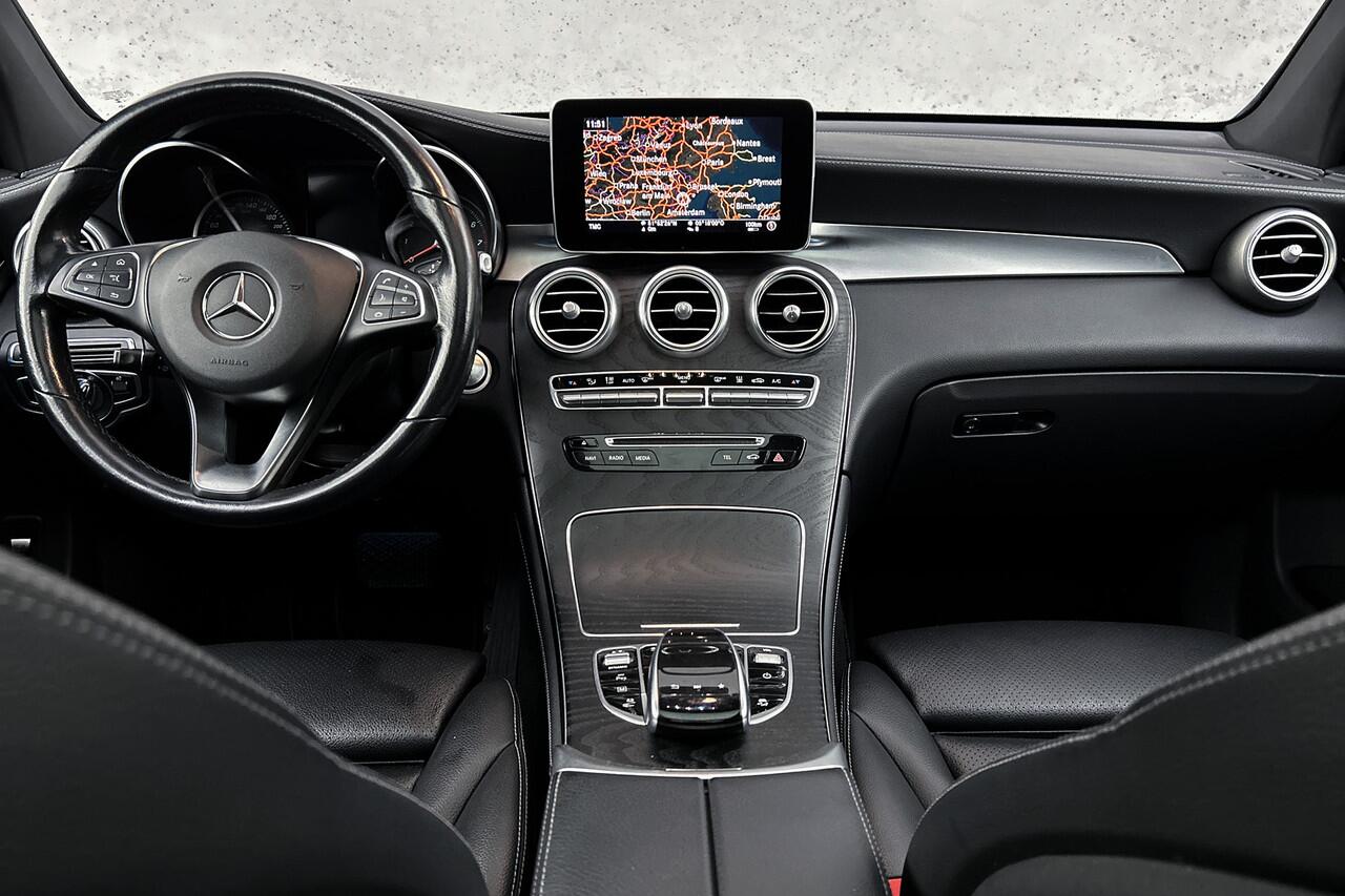 Mercedes-Benz GLC-KLASSE 350e 4MATIC Premium Plus | Elektrisch panoramadak | Leder | Camera | LED | Verwarmde stoelen