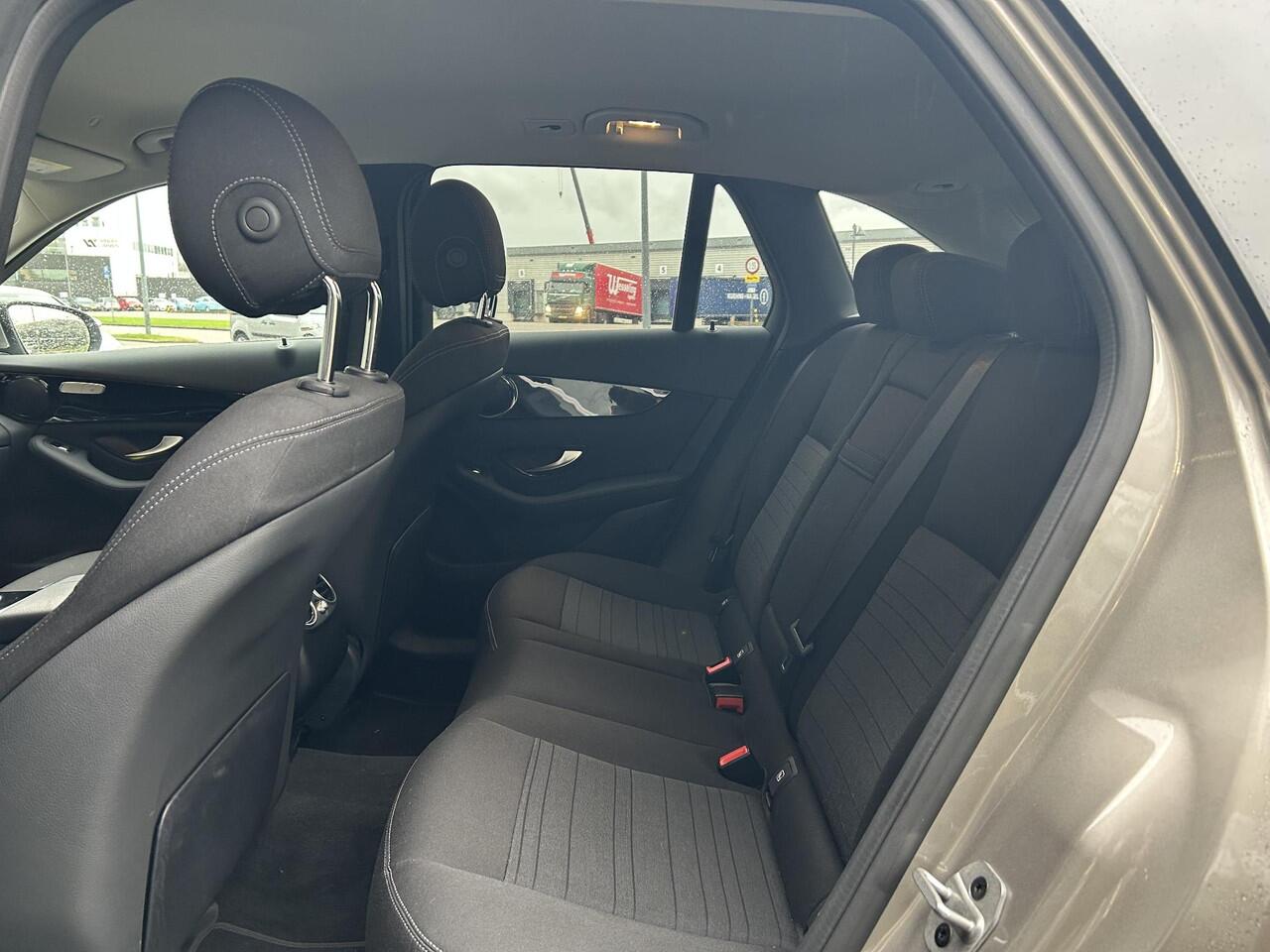 Mercedes-Benz GLC-KLASSE 300e 4MATIC Business Solution | Stoelverwarming | Cruise Control | Navigatie