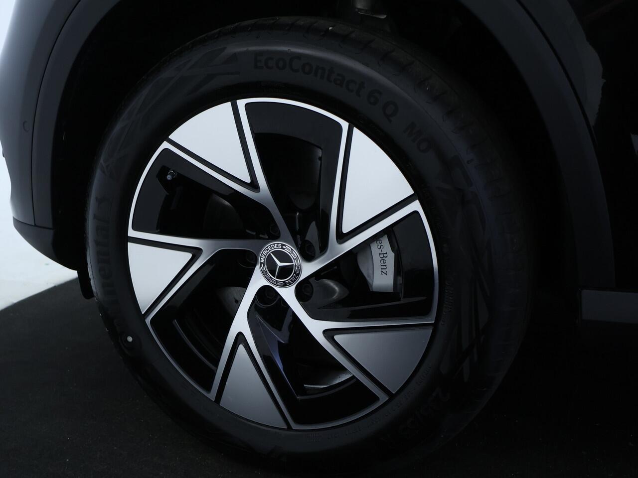 Mercedes-Benz GLC-KLASSE 300 e 4MATIC Plug-In Hybride Trekhaak | Sfeerverlichting | 19 Inch Velgen | Stuur en Stoelverwarming | Memory Voorstoelen. Inclusief 24 maanden MB Certified garantie voor Europa.