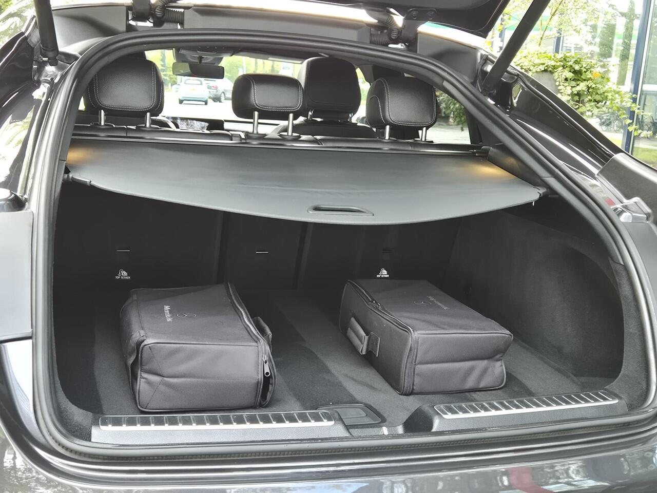 Mercedes-Benz GLC-KLASSE Coupé AMG 300e 4MATIC | Schuif / kanteldak | Wegkl. Trekhaak | Navigatie | Parkeersensoren + Camera | Cruise Control | 20inch