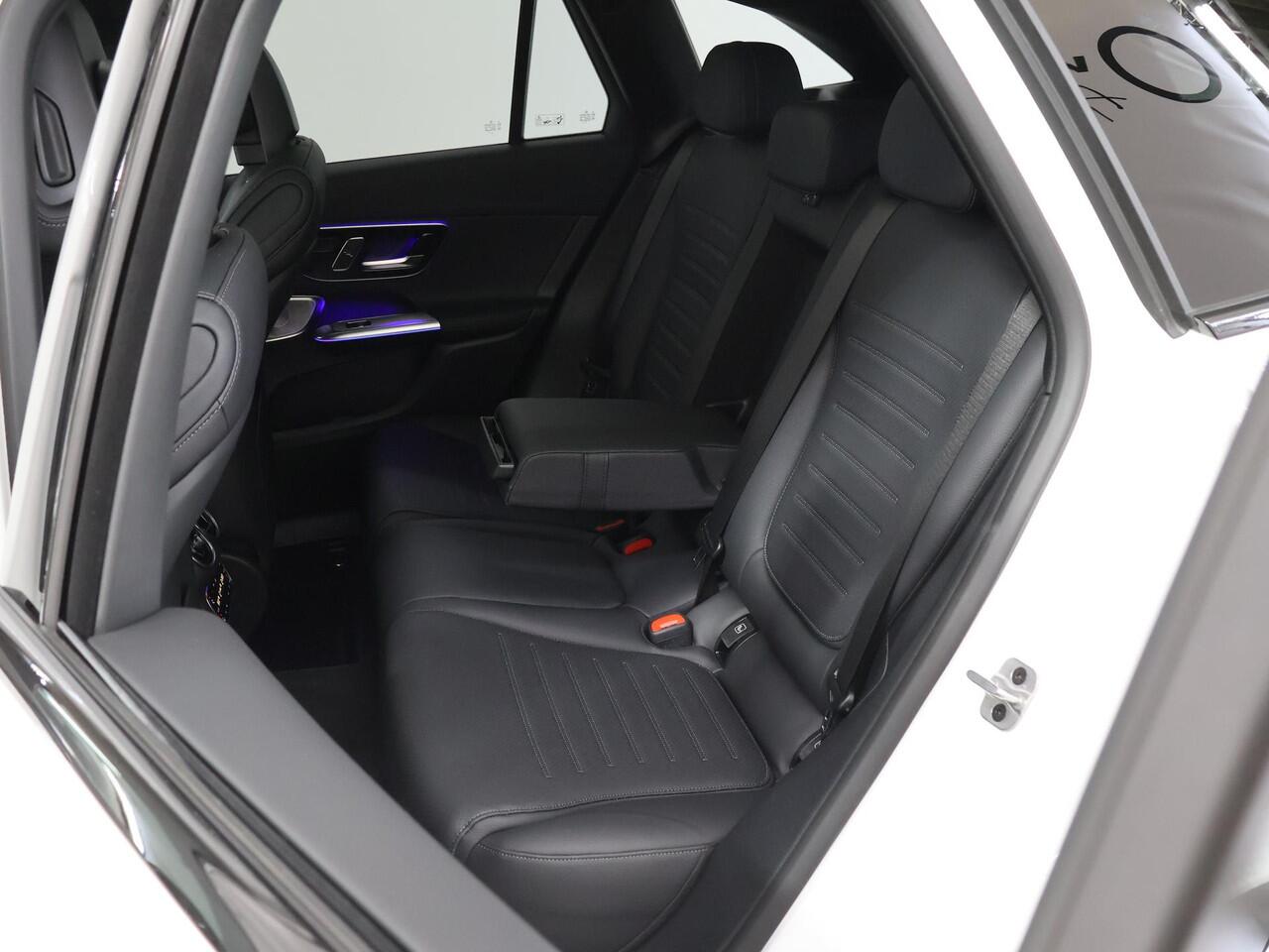 Mercedes-Benz GLC-KLASSE 300e 4MATIC AMG Line | Burmester | Panoramadak | Trekhaak | Memory | Keyless | Night pakket |