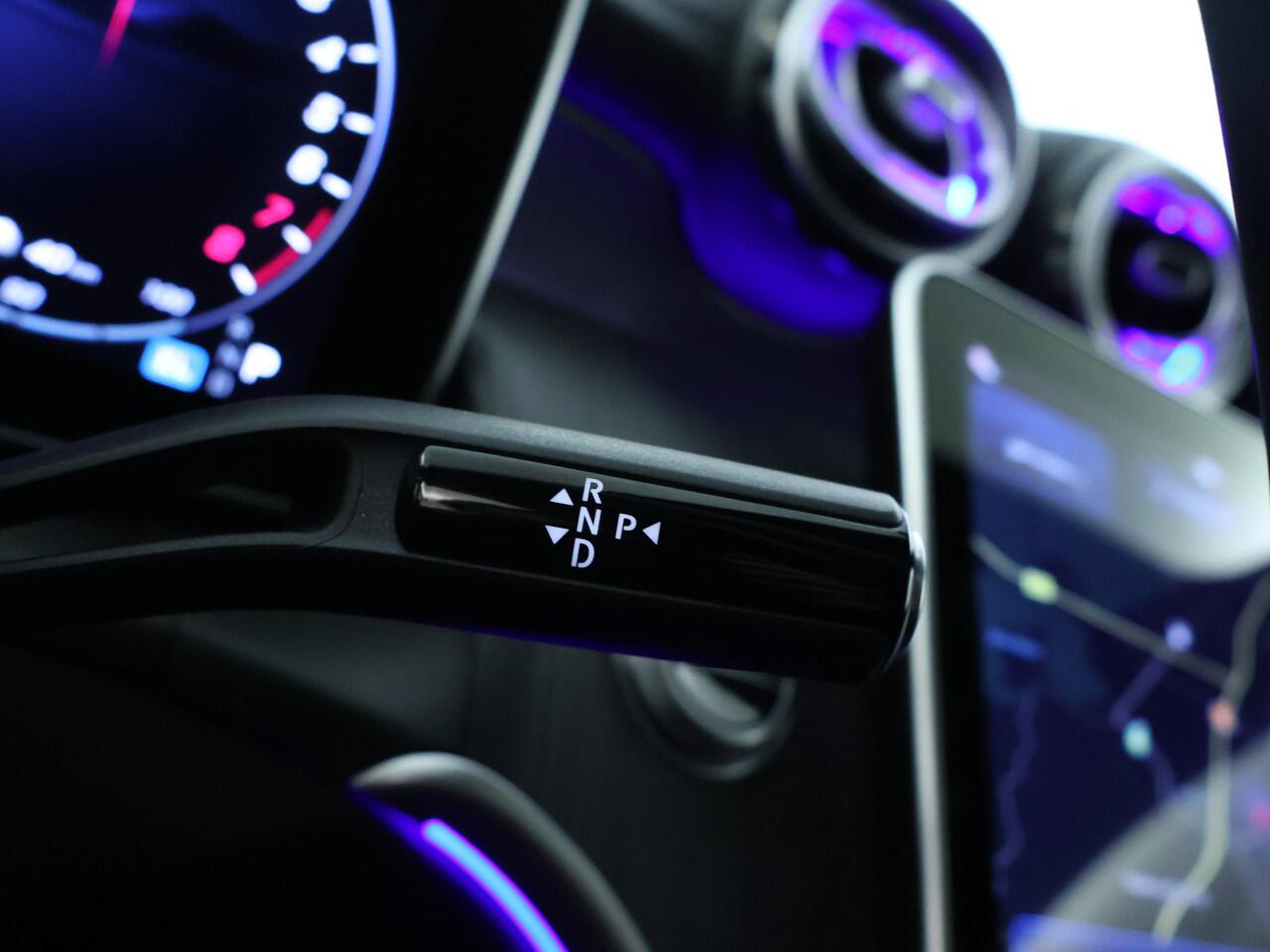 Mercedes-Benz GLC-KLASSE Coupé 300 e 4MATIC AMG Plug-In Hybride | AMG Line | Night Pakket | Panorama Schuif-Kanteldak Rijassistentiepakket plus | Head-up-Display. Inclusief 24 maanden MB Certified garantie voor Europa.