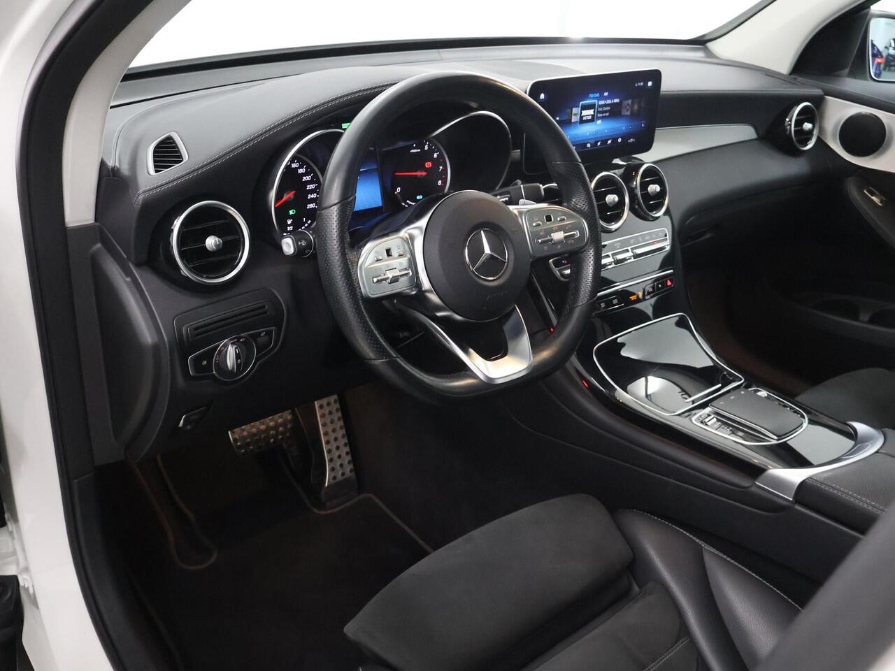 Mercedes-Benz GLC-KLASSE 300e 4MATIC Premium Plus | Night | Panoramadak | Trekhaak | Stoelverwarming | 360 graden camera |