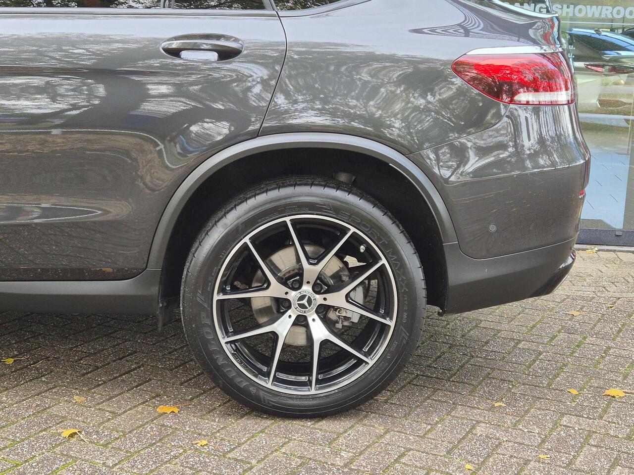 Mercedes-Benz GLC-KLASSE Coupé AMG 300e 4MATIC | Schuif / kanteldak | Wegkl. Trekhaak | Navigatie | Parkeersensoren + Camera | Cruise Control | 20inch