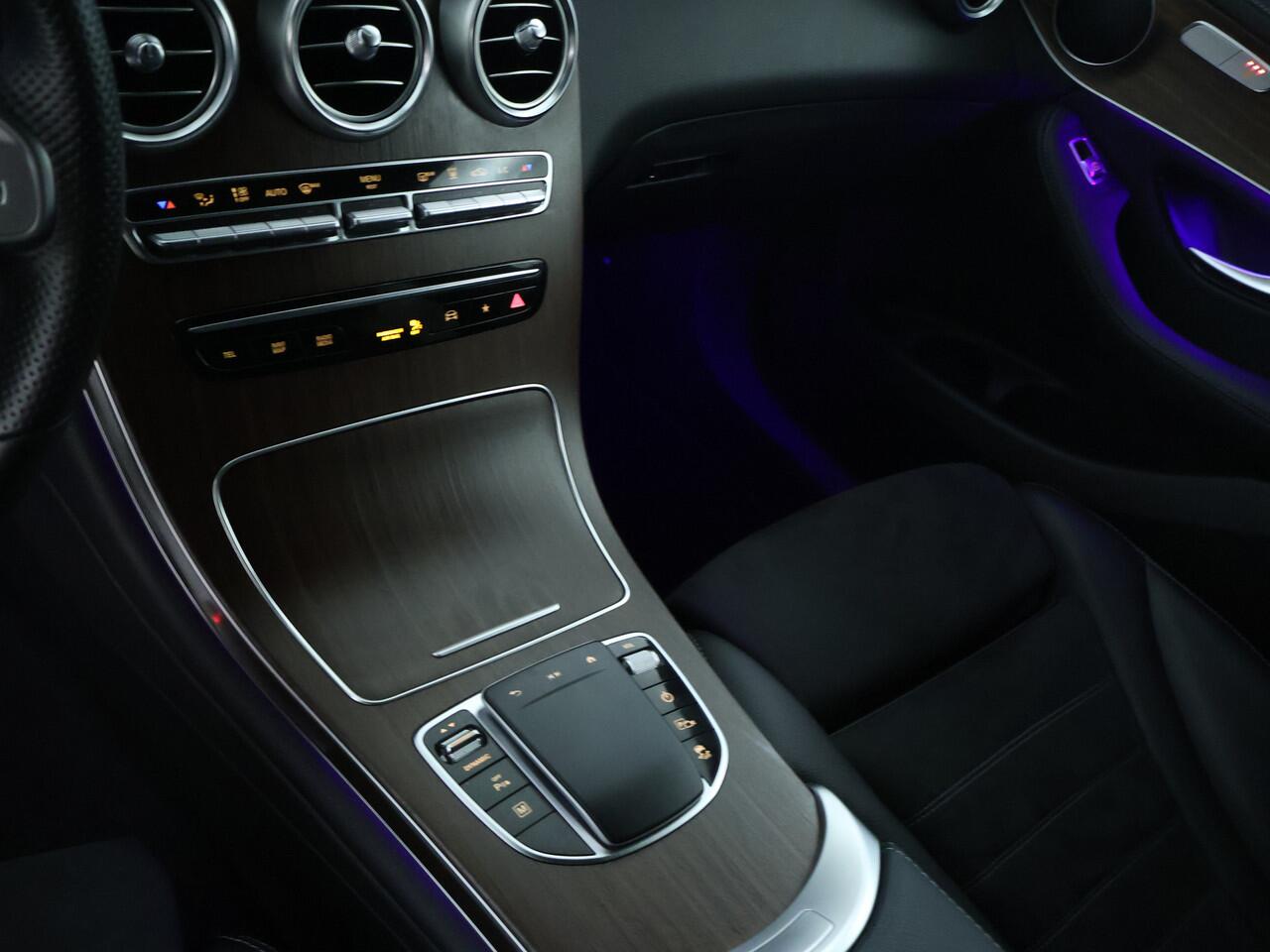 Mercedes-Benz GLC-KLASSE 300 e 4MATIC Premium Plus | AMG Styling | Night Pakket | Dode hoek assistent | Trekhaak | Inclusief 24 maanden MB Certified garantie voor Europa.