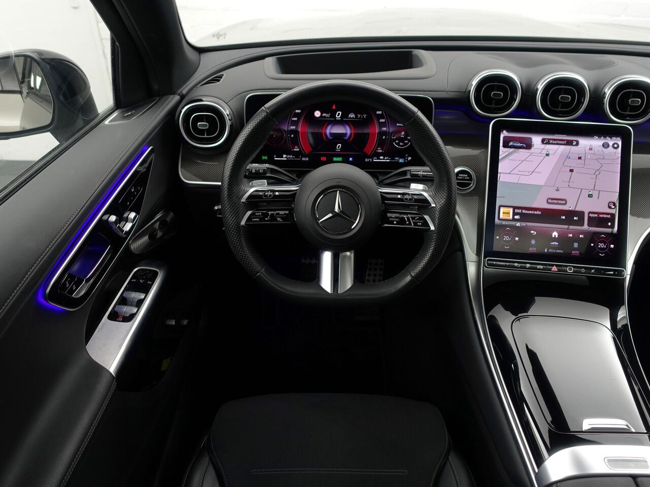 Mercedes-Benz GLC-KLASSE 400e 4MATIC AMG Line- Achteras besturing, Burmester Audio, Head Up, Panoramadak, Carbon, Sfeerverlichting