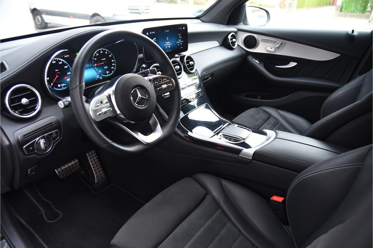 Mercedes-Benz GLC-KLASSE Coupé 300e 4MATIC AMG Line