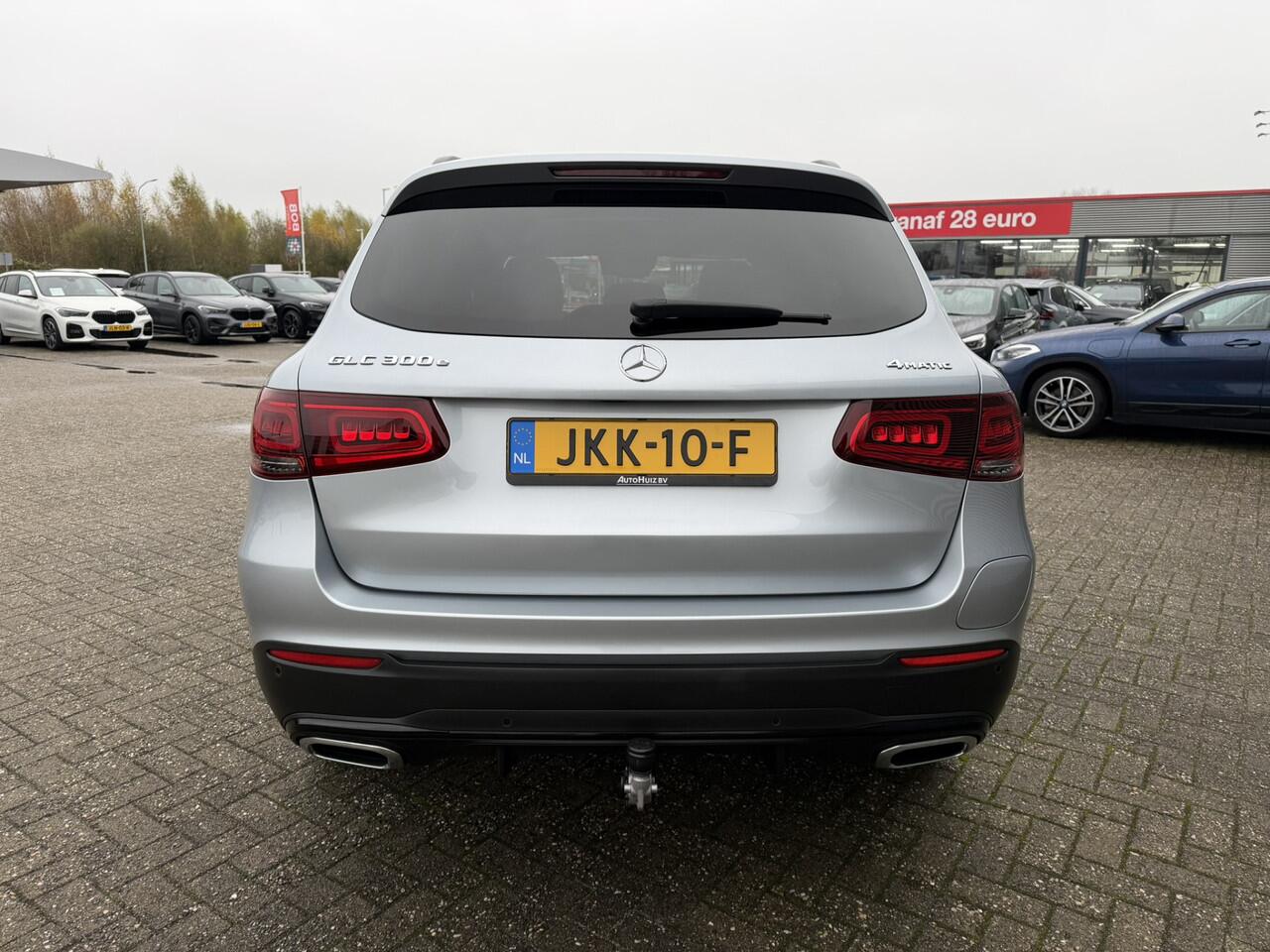 Mercedes-Benz GLC-KLASSE 300e 4MATIC AMG-Line LED Panoramadak Trekhaak 19 Inch Achteruitrijcamera PDC Carplay