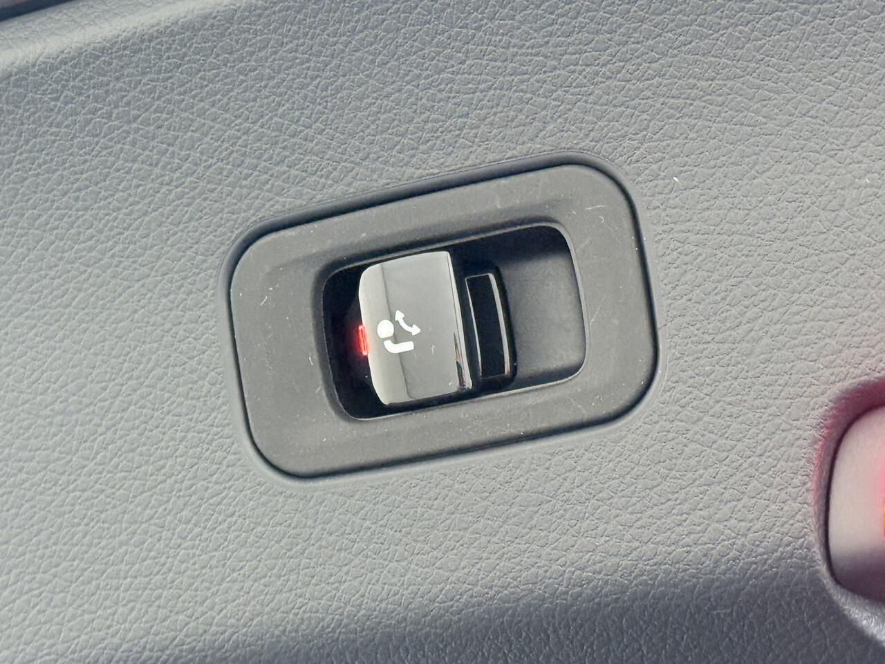 Mercedes-Benz GLC-KLASSE 300e AMG Coupé 4Matic // Trekhaak // Panoramadak // Headup Display // Burmester 3D // 360 Camera // Night pakket // Memory // Sfeerverlichting