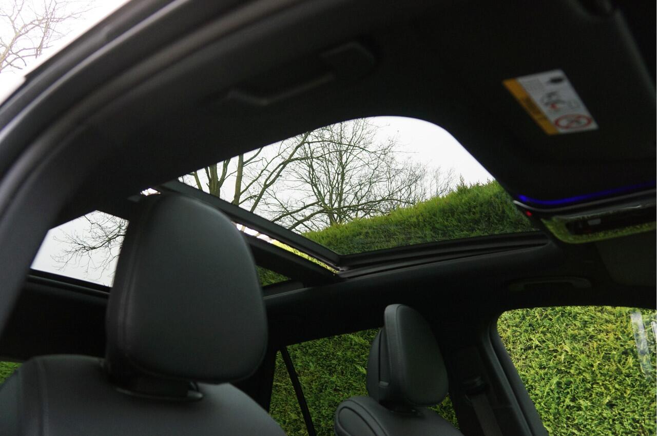 Mercedes-Benz GLC-KLASSE GLC 300 e 4M AMG Line | Achterasbesturing Luchtvering Trekhaak Burmester Distronic