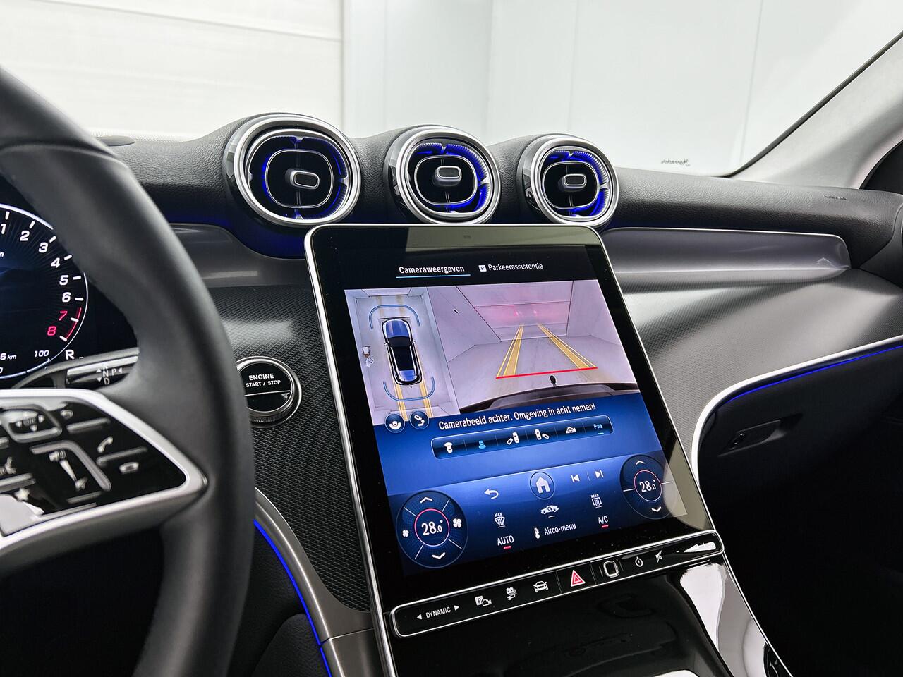 Mercedes-Benz GLC-KLASSE 300 e 4MATIC Plug-In Hybride | Trekhaak | Head-up-Display | 360°-camera | Sfeerverlichting | Memory | Stuur en Stoelverwarming | Inclusief 24 maanden Mercedes-Benz Certified garantie voor Europa.