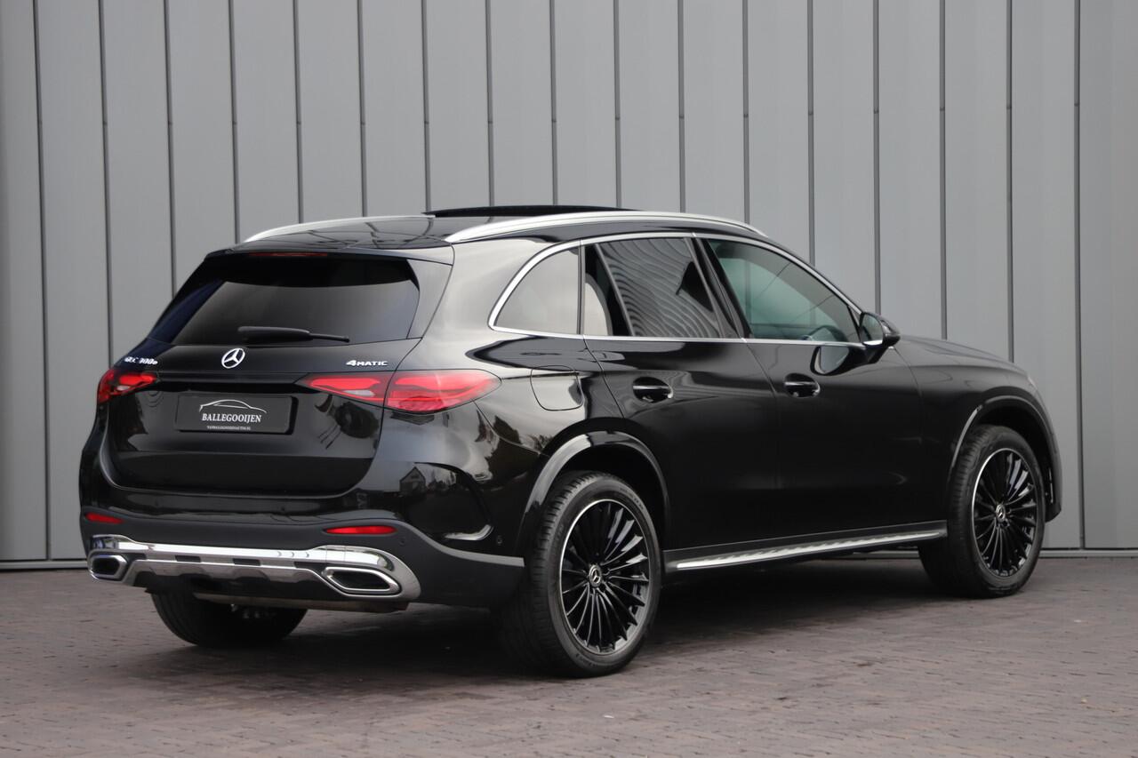 Mercedes-Benz GLC-KLASSE 300e AMG 4-Matic | 313PK | Pano | Sfeerverlichting | Distronic | Memory | Stuurwielverw. | Standkachel | Trekhaak | Stoelverw. | 2025.