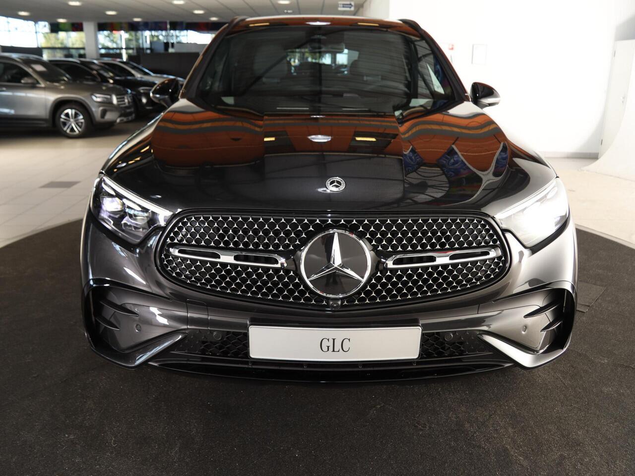 Mercedes-Benz GLC-KLASSE 300e 4MATIC Sport Edition | Panoramaschuifdak | Premium pakket | Nightpakket | 360° camera | Dodehoekassistent | DIGITAL LIGHT |