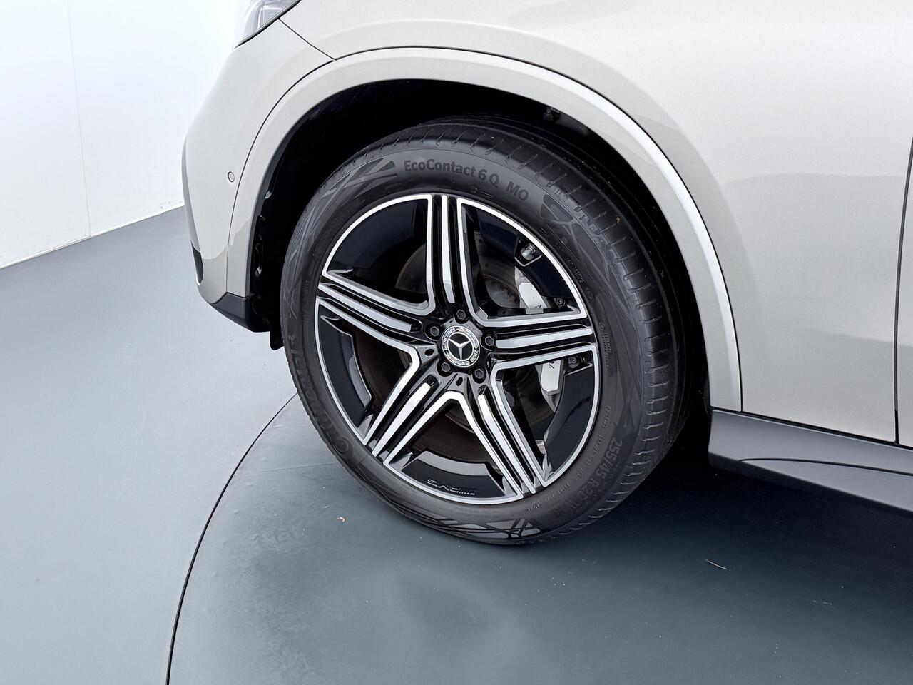 Mercedes-Benz GLC-KLASSE 300e AMG 4Matic // Trekhaak // Distronic // Panoramadak // 360 Camera // Memory // Night Pakket // Digital Light