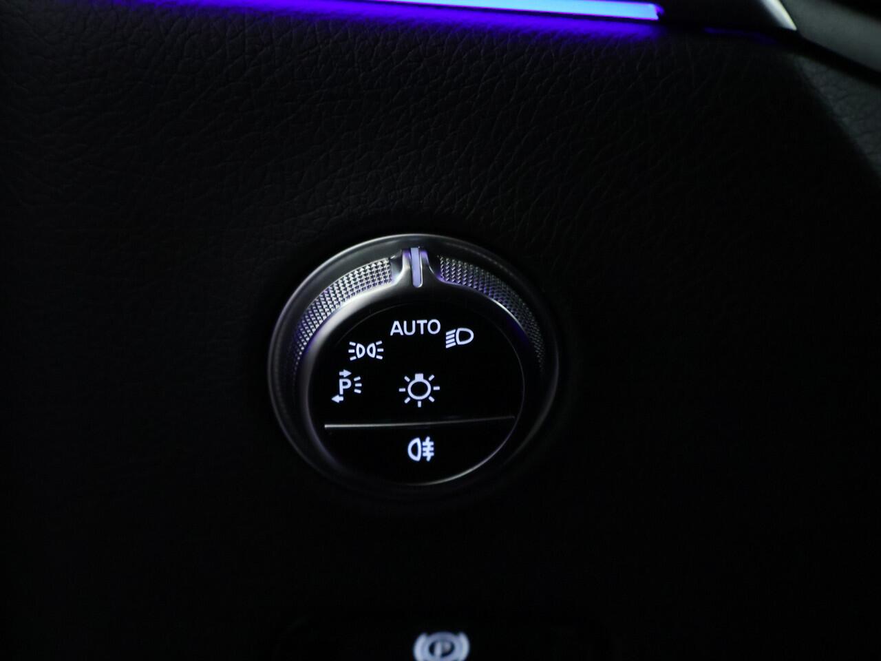 Mercedes-Benz GLC-KLASSE Coupé 300 e 4MATIC AMG Plug-In Hybride | AMG Line | Night Pakket | Panorama Schuif-Kanteldak Rijassistentiepakket plus | Head-up-Display. Inclusief 24 maanden MB Certified garantie voor Europa.