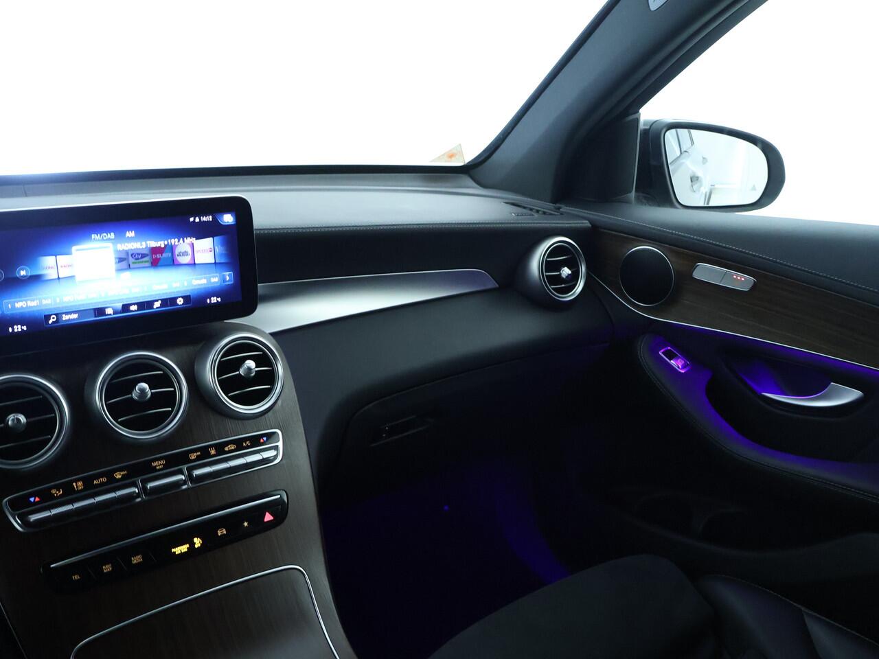 Mercedes-Benz GLC-KLASSE 300 e 4MATIC Premium Plus | AMG Styling | Night Pakket | Dode hoek assistent | Trekhaak | Inclusief 24 maanden MB Certified garantie voor Europa.