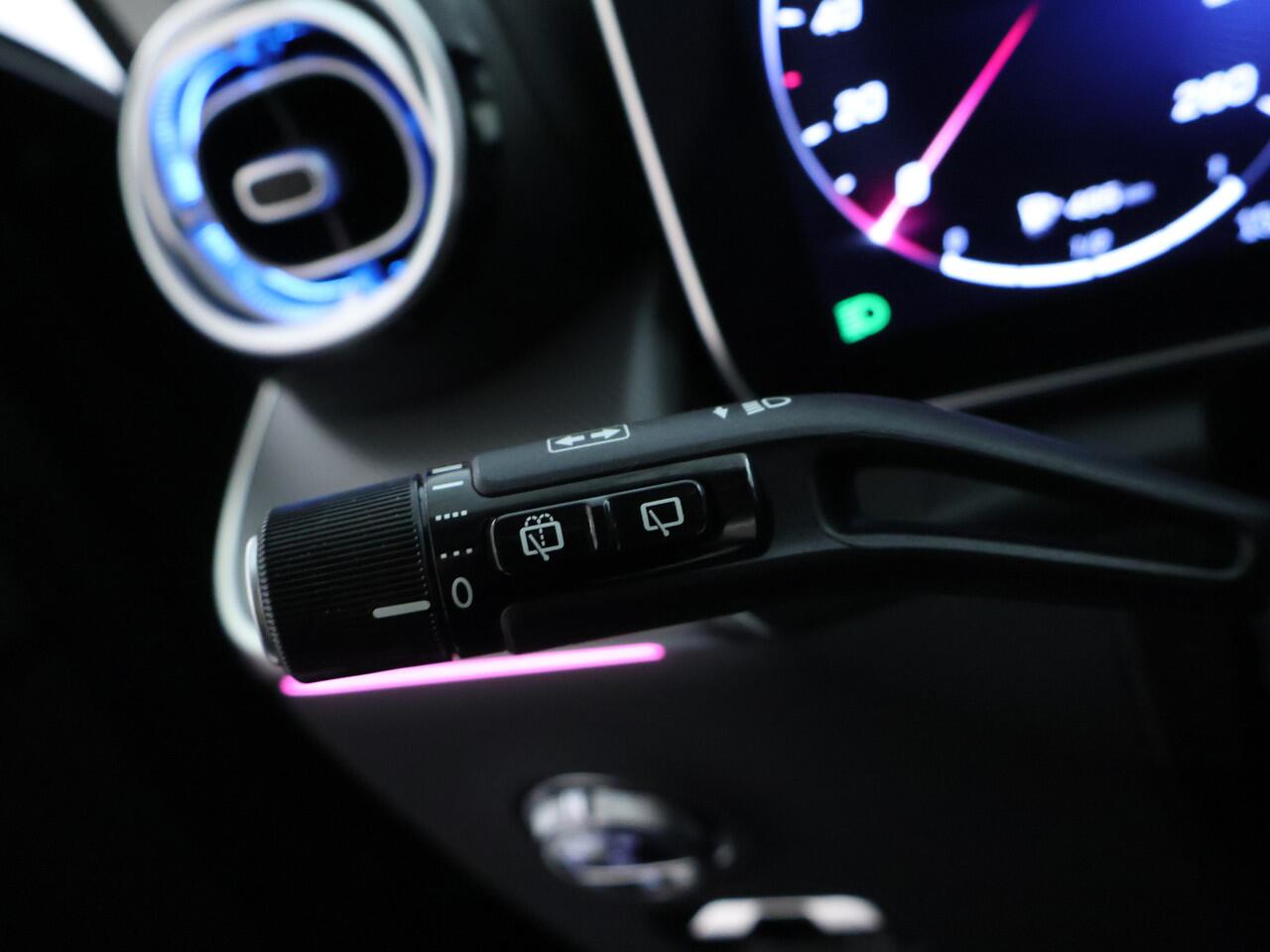 Mercedes-Benz GLC-KLASSE 300e 4MATIC Luxury Line | Avantgarde | Rijassistentiepakket plus | Memory voorstoelen | 360° camera | Stoel en Stuurverwarming | Inclusief 24 maanden MB Certified garantie voor Europa.