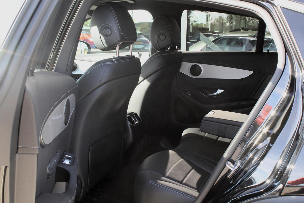 Mercedes-Benz GLC-KLASSE Coupé 300e 4MATIC Business Solution AMG SCHUIFDAK CARPLAY LEER KEYLESS 360 CAMERA