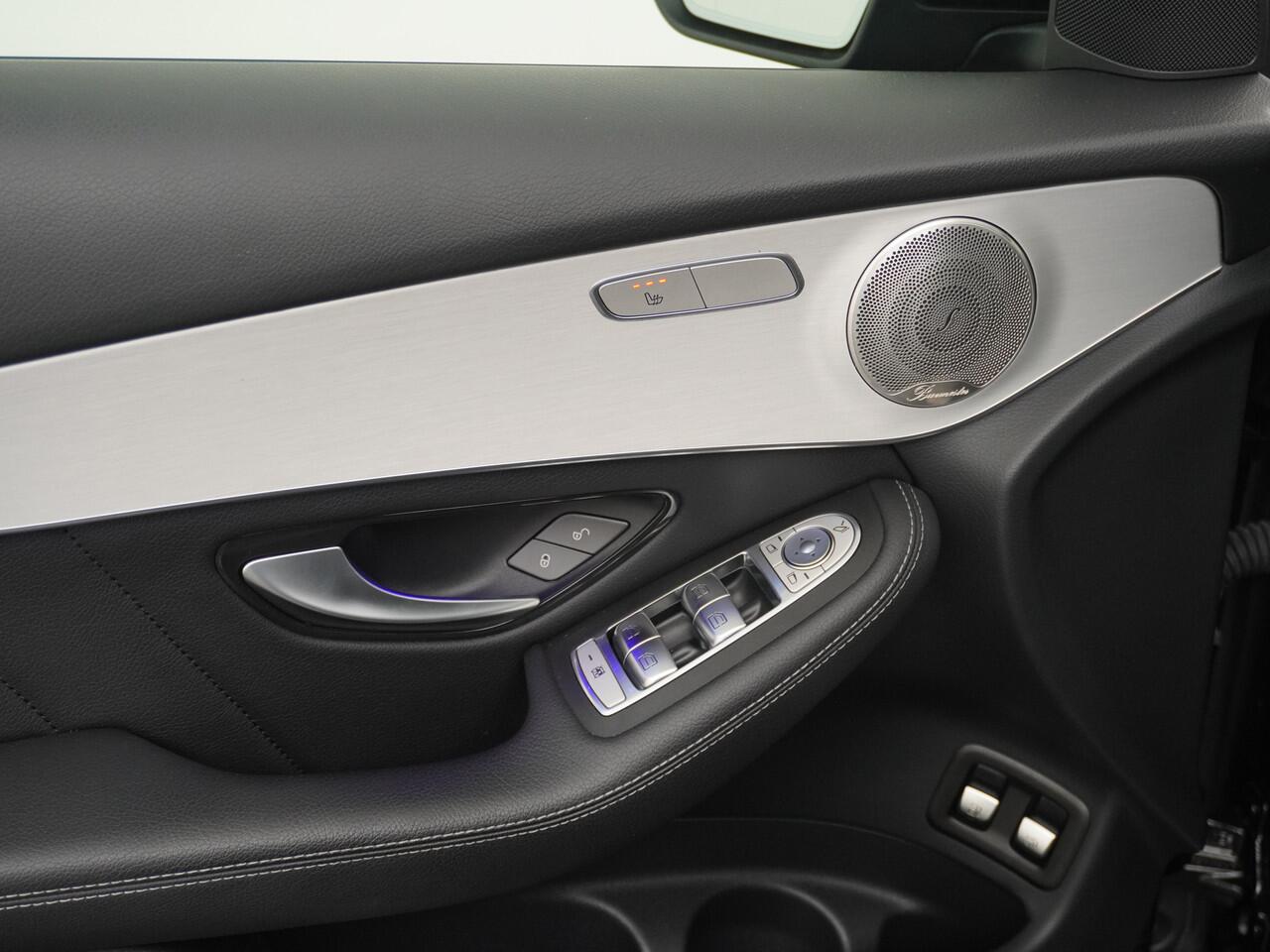 Mercedes-Benz GLC-KLASSE 300e AMG 4Matic // Panoramadak // Burmester // 360 Camera // Keyless // Carbon // Sfeerverlichting // Carplay