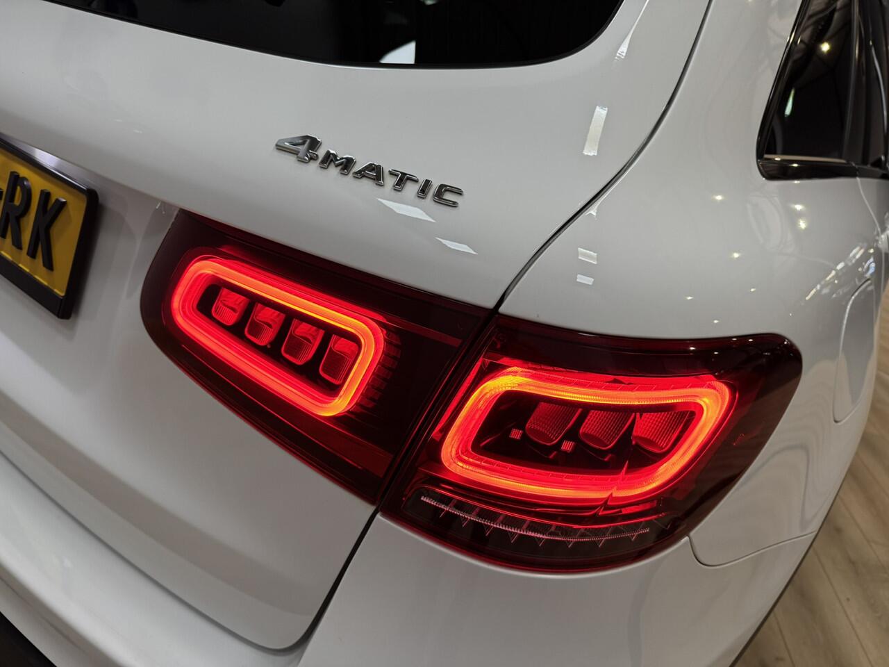 Mercedes-Benz GLC-KLASSE 300e 4MATIC Premium Plus AMG Line | Airco ECC | Panorama | Trekhaak | Virtual | 360 Camera | Cruise Control | Matrix LED | Isofix