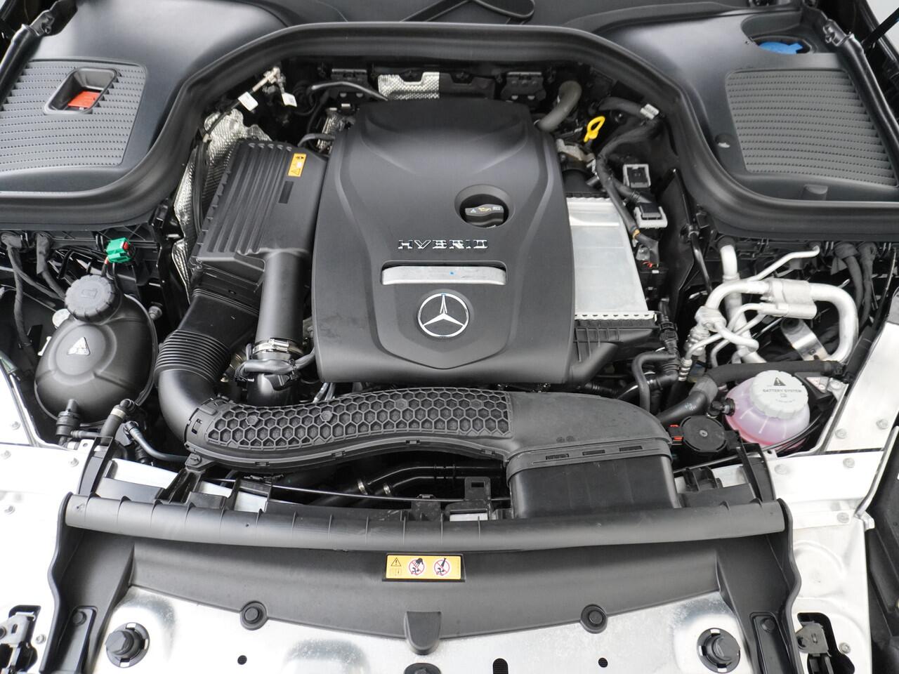 Mercedes-Benz GLC-KLASSE Coupé 300 e 4MATIC AMG line | Rijassistentie Trekhaak