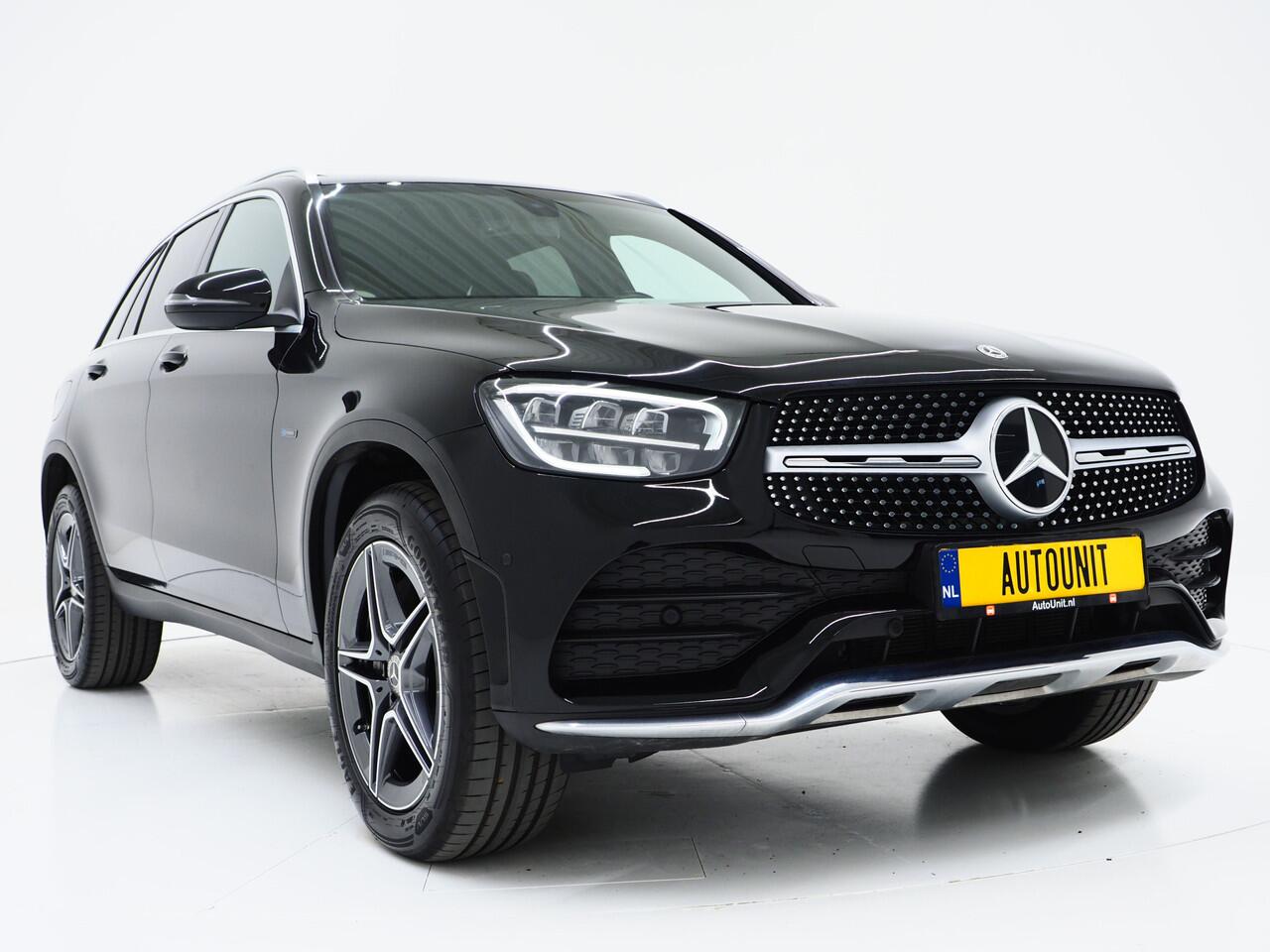 Mercedes-Benz GLC-KLASSE 300e 4MATIC AMG | Panoramadak | Trekhaak | Camera | Cruise | DAB | Stoelverwarming