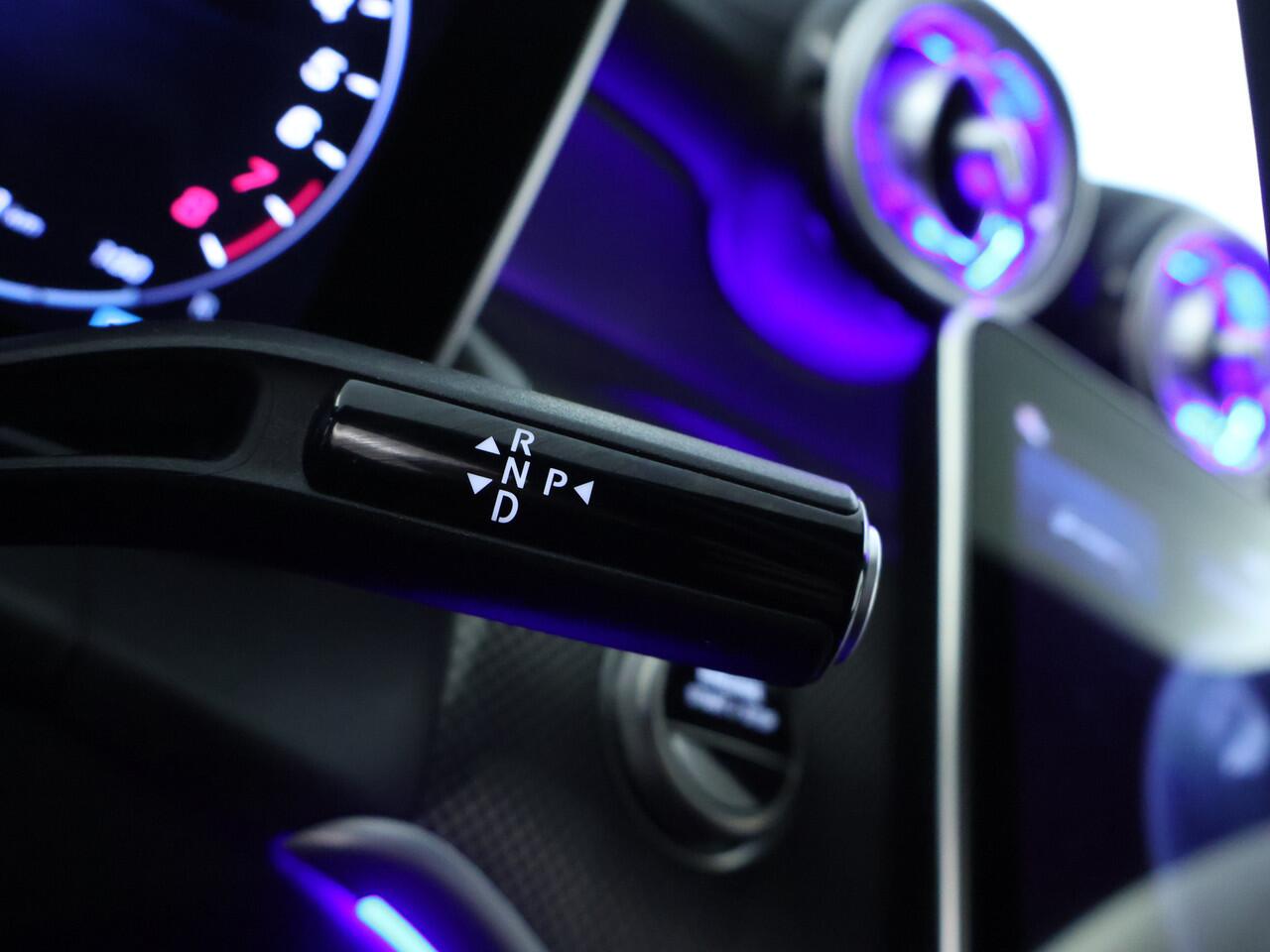 Mercedes-Benz GLC-KLASSE 300 e 4MATIC AMG Plug-In Hybride | Edition AMG-Line | Alarm klasse 3 | Panorama Schuif-Kanteldak | Burmester® | Trekhaak | AC en DC Laden | Inclusief 24 maanden MB Certified garantie voor Europa.