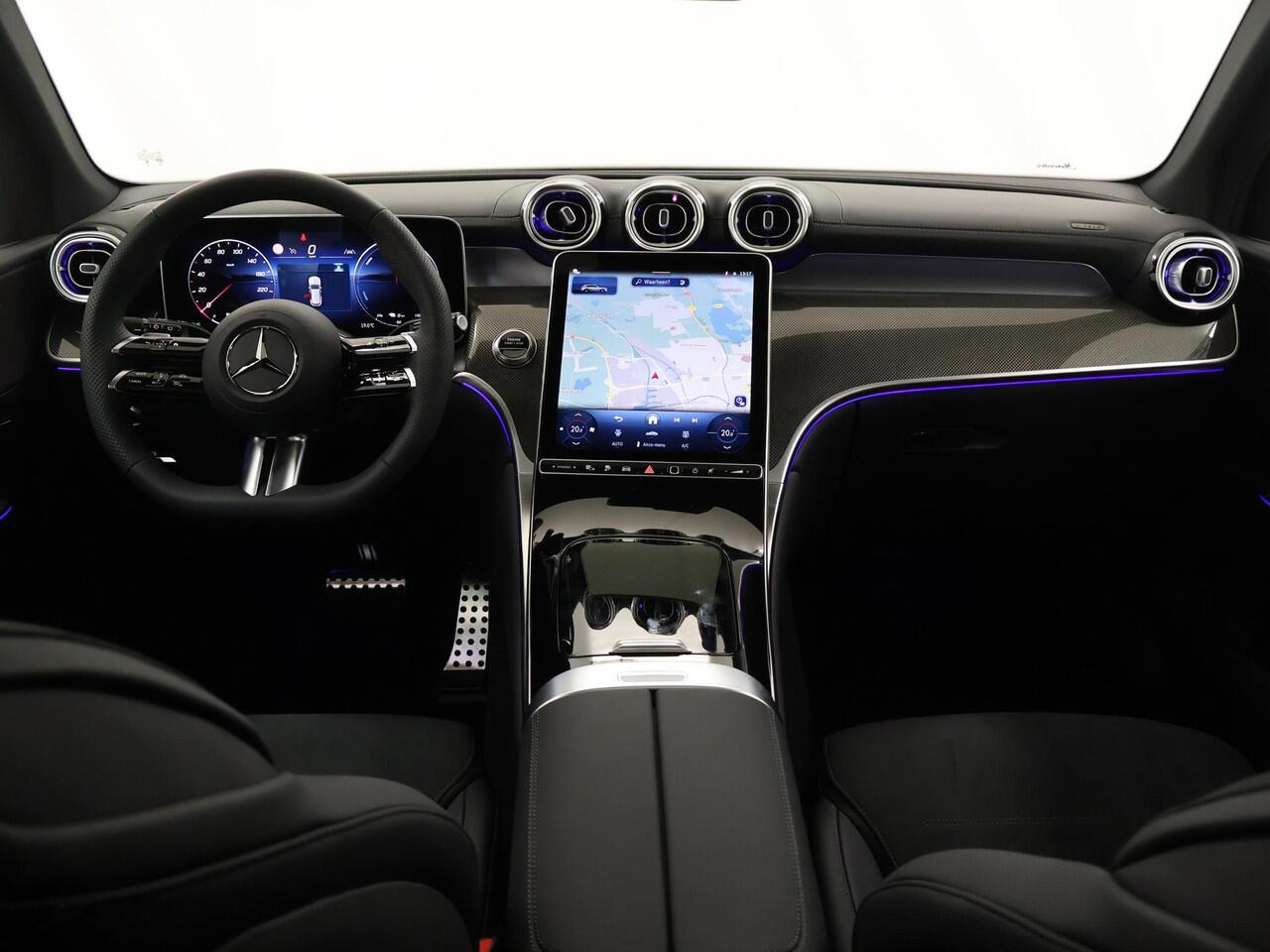 Mercedes-Benz GLC-KLASSE 300e 4MATIC Sport Edition | Panoramaschuifdak | Premium pakket | Nightpakket | 360° camera | Dodehoekassistent | DIGITAL LIGHT | Trekhaak |