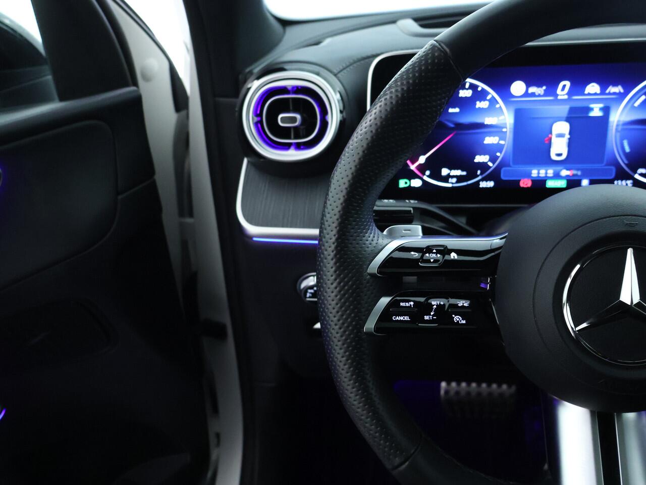 Mercedes-Benz GLC-KLASSE Coupé 300 e 4MATIC AMG Plug-In Hybride | AMG Line | Night Pakket | Panorama Schuif-Kanteldak Rijassistentiepakket plus | Head-up-Display. Inclusief 24 maanden MB Certified garantie voor Europa.