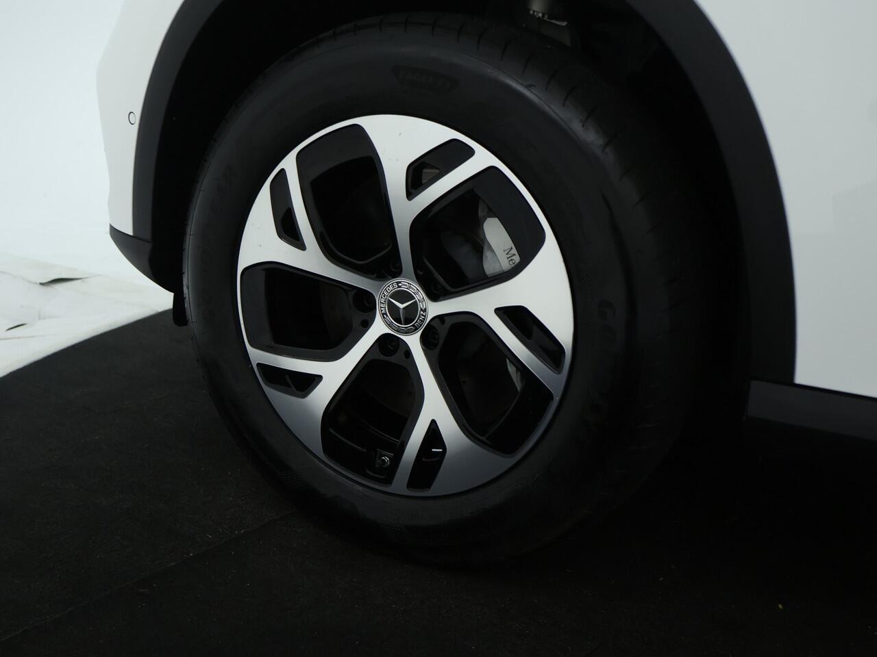 Mercedes-Benz GLC-KLASSE 300 e 4MATIC Plug-In Hybride Avantgarde Advanced Plus | Trekhaak Panorama Schuif-Kanteldak | Memory Pakket Voorstoelen | Stuur en Stoelverwarming. Inclusief 24 maanden MB Certified garantie voor Europa.