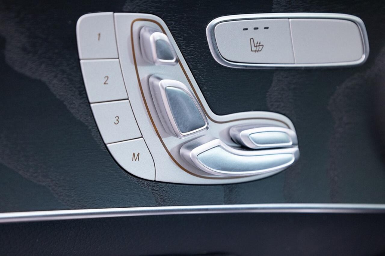 Mercedes-Benz GLC-KLASSE 300 de 4MATIC Premium Plus | PANORAMADAK | EL. STOELEN | Full LED | PHEV Plug-in Hybrid DIESEL