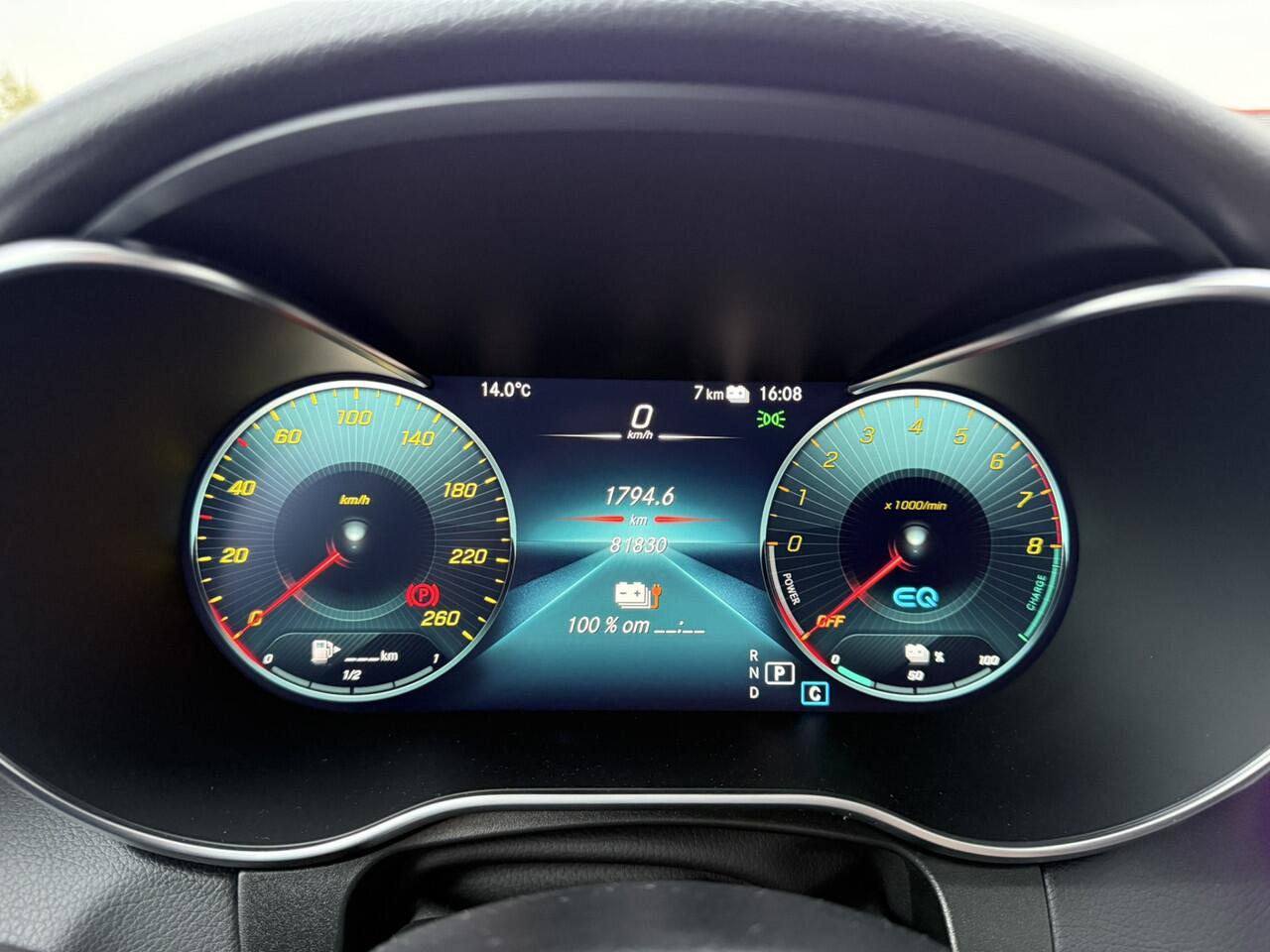 Mercedes-Benz GLC-KLASSE 300e 4MATIC AMG-Line LED Panoramadak Trekhaak 19 Inch Achteruitrijcamera PDC Carplay