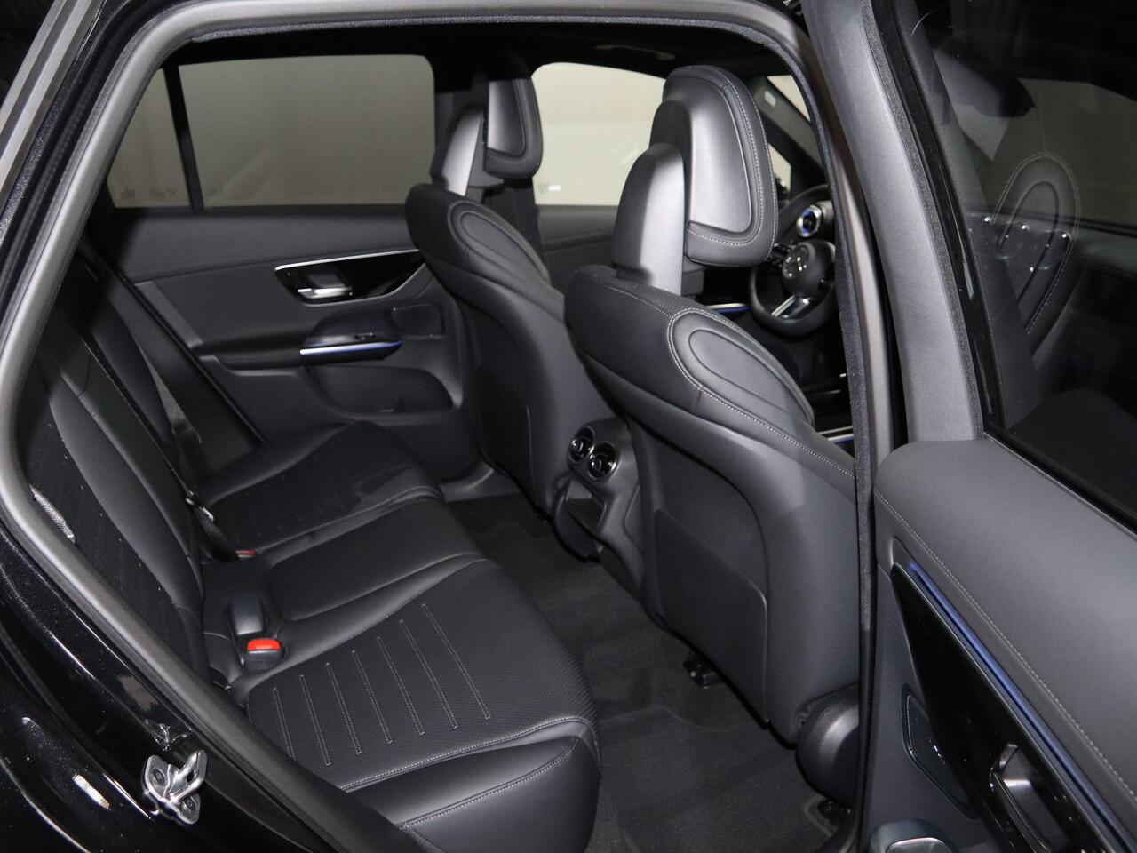 Mercedes-Benz GLC-KLASSE 300e 4MATIC Sport Edition | Panoramaschuifdak | Premium pakket | Nightpakket | 360° camera | Dodehoekassistent | DIGITAL LIGHT |