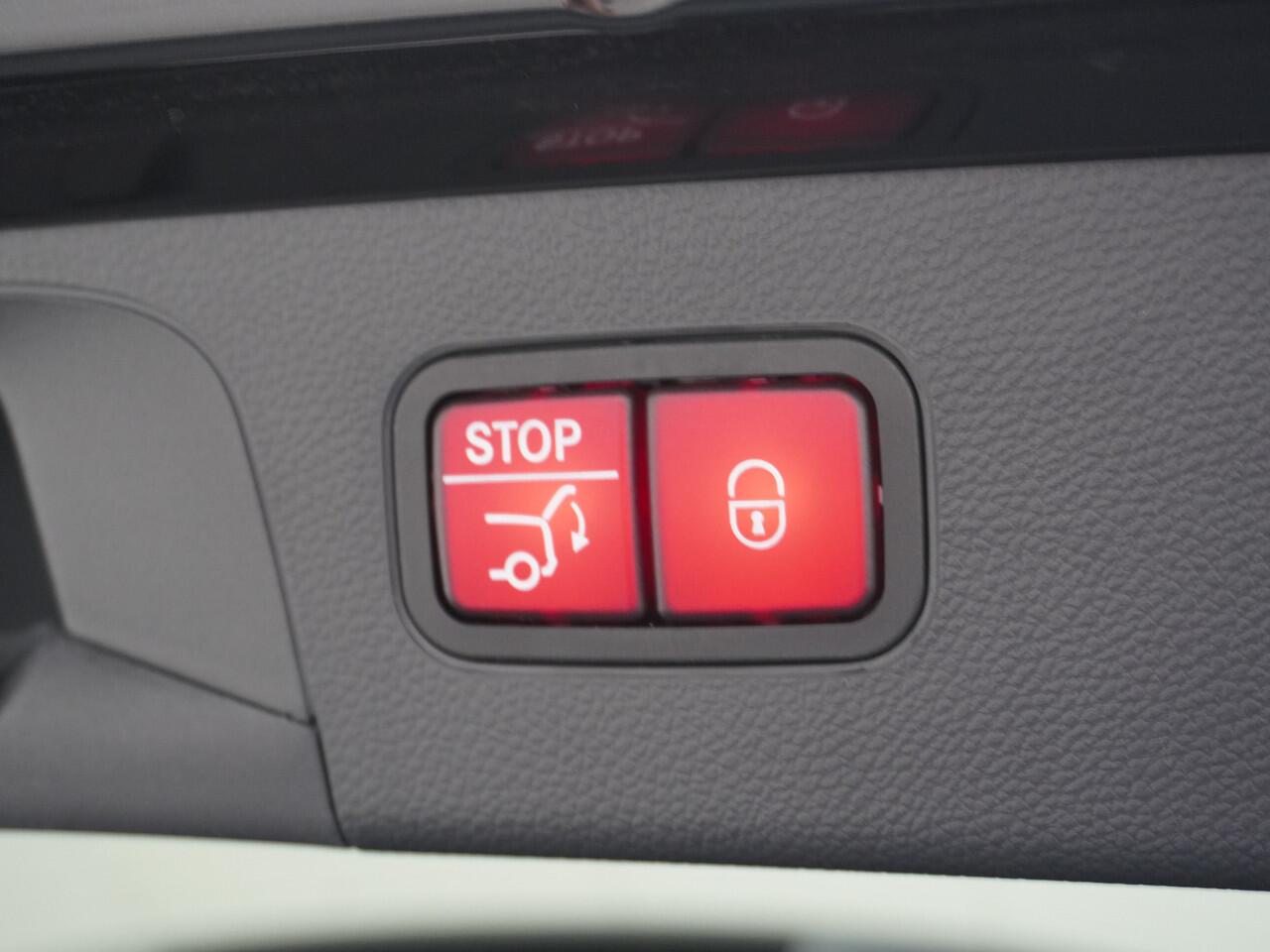 Mercedes-Benz GLC-KLASSE 300e AMG 4Matic // Panoramadak // Burmester // 360 Camera // Keyless // Carbon // Sfeerverlichting // Carplay