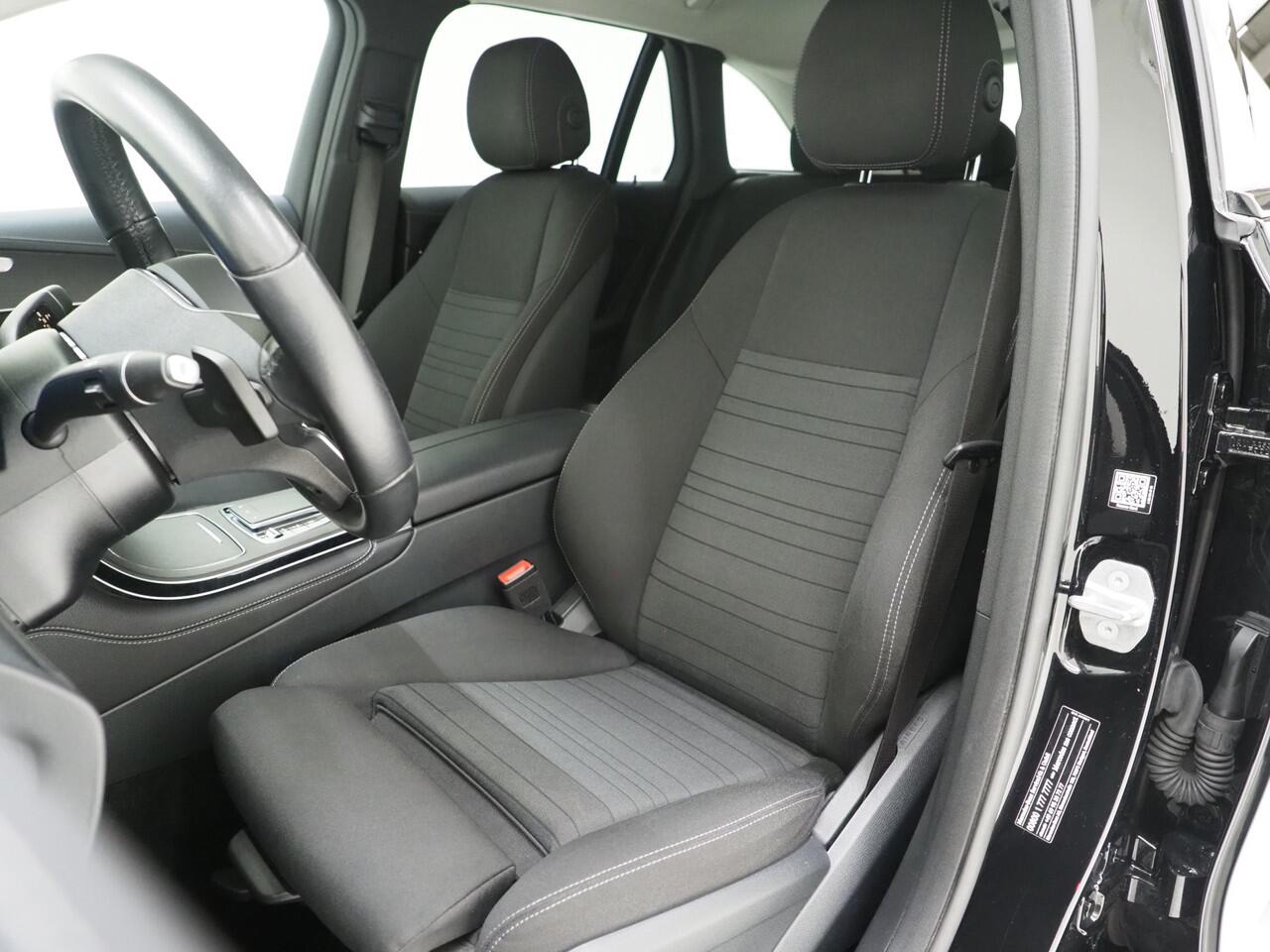 Mercedes-Benz GLC-KLASSE 300e 4MATIC Night Black | Stoelverwarming | Cruise | LED | PDC | Carplay | Climate