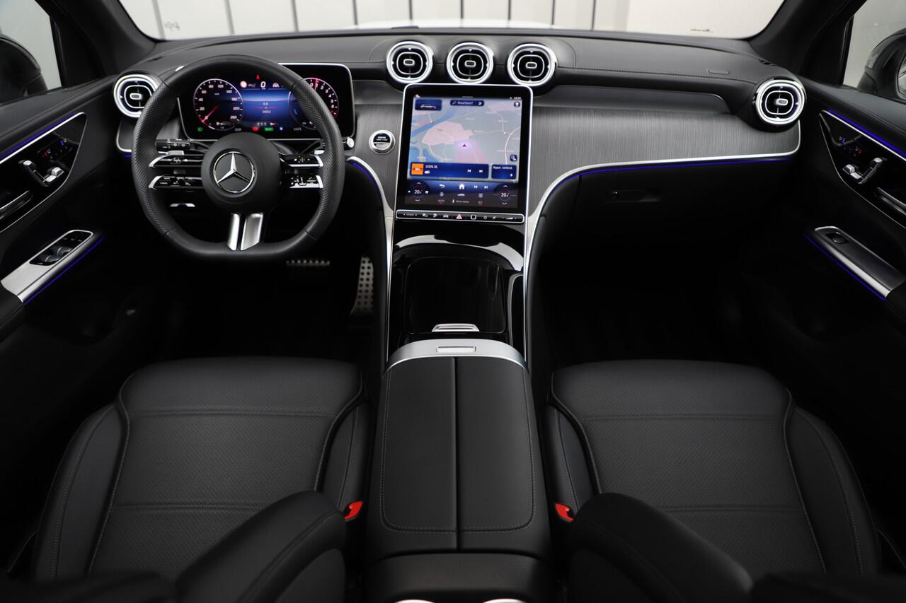 Mercedes-Benz GLC-KLASSE 300e AMG 4-Matic | 313PK | Pano | Massage | Keyles-go | Sfeerverlichting | Memory | Distronic+ | Stoelventilatie | Air-balance | Stuurwielverw. | 2024.