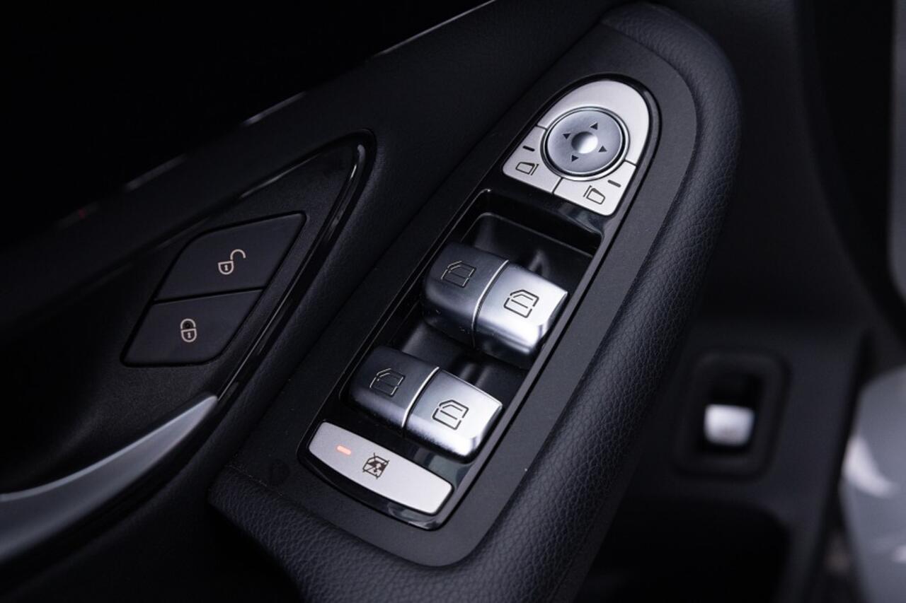 Mercedes-Benz GLC-KLASSE 300 de 4MATIC Business Solution Automaat | Full LED | Trekhaak | PHEV