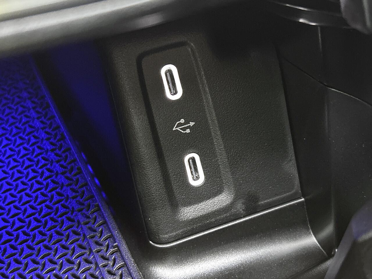 Mercedes-Benz GLC-KLASSE 400e 4MATIC Sport Edition | Rijassistentiepakket Plus | AMG Premium Plus | Parkeerpakket met 360°-camera | KEYLESS GO-comfortpakket | Winter pakket | EASY PACK achterklep | Head-up display | Zitcomfortpakket | DISTRONIC PLUS |