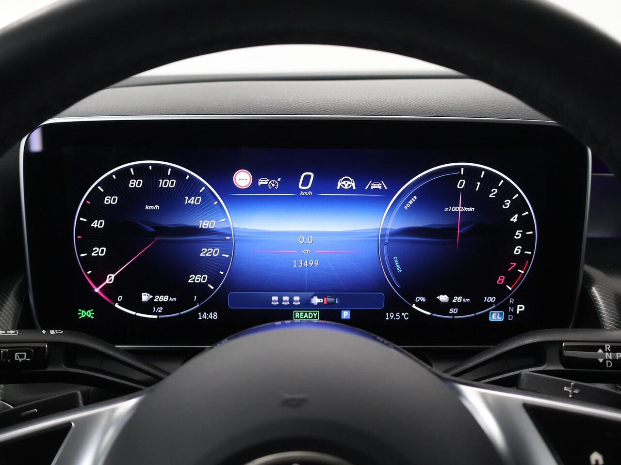 Mercedes-Benz GLC-KLASSE 300e 4MATIC Luxury Line | Rijassistentiepakket | Winter pakket | Trekhaak | 360 camera | Sfeerverlichting |