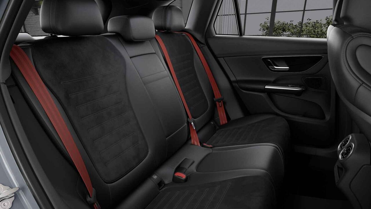 Mercedes-Benz GLC-KLASSE 300e 4MATIC Sport Edition | Panoramaschuifdak | Premium pakket | Trekhaak | 20" AMG-velgen |