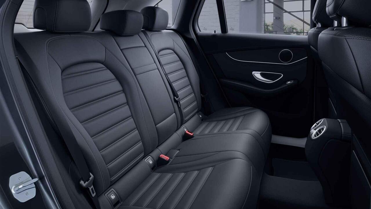 Mercedes-Benz GLC-KLASSE 300e 4MATIC | AMG | Panoramadak | Memory | Widescreen | Trekhaak | Stoelventilatie | Rijassistentiepakket | Keyless |