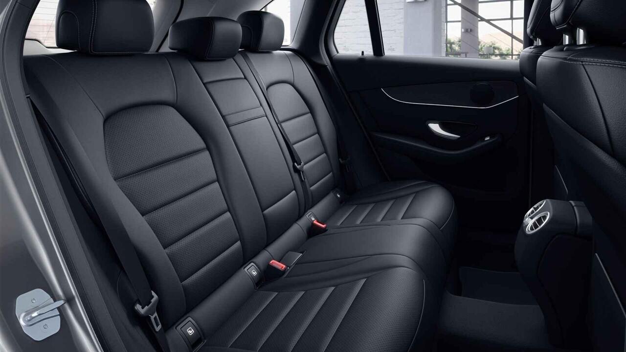 Mercedes-Benz GLC-KLASSE 300e 4MATIC Business Solution Luxury | Panoramadak | Distronic | Keyless | LED verlichting | Achteruitrijcamera | Stoelverwarming |