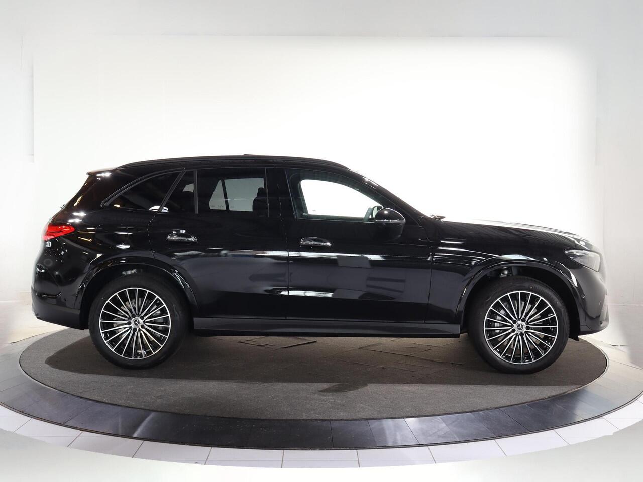 Mercedes-Benz GLC-KLASSE 300e 4MATIC Sport Edition | Panoramaschuifdak | Premium pakket | Nightpakket | 360° camera | Dodehoekassistent | DIGITAL LIGHT |