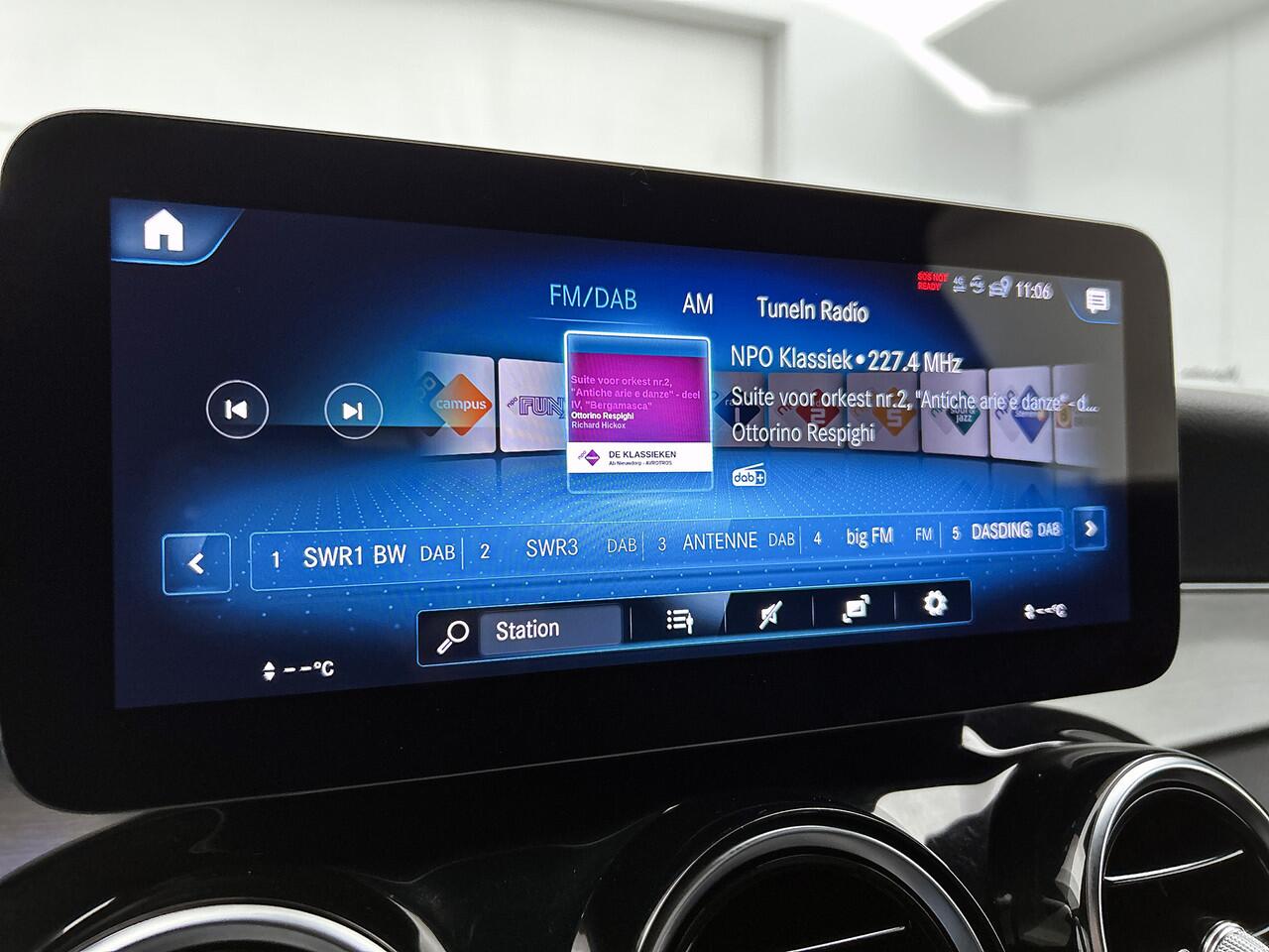 Mercedes-Benz GLC-KLASSE Coupé 300 e 4MATIC Business Solution AMG | Achteruitrijcamera | Apple CarPlay | Treeplanken | Spoiler | Inclusief 24 maanden MB Certified garantie voor Europa.