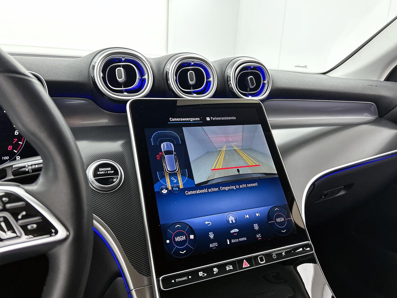 Mercedes-Benz GLC-KLASSE 300 e 4MATIC Plug-In Hybride | Trekhaak | Stuur en Stoelverwaming | Sfeerverlichting | Memory | Dode Hoek Ass | Inclusief 24 maanden Mercedes-Benz Certified garantie voor Europa.