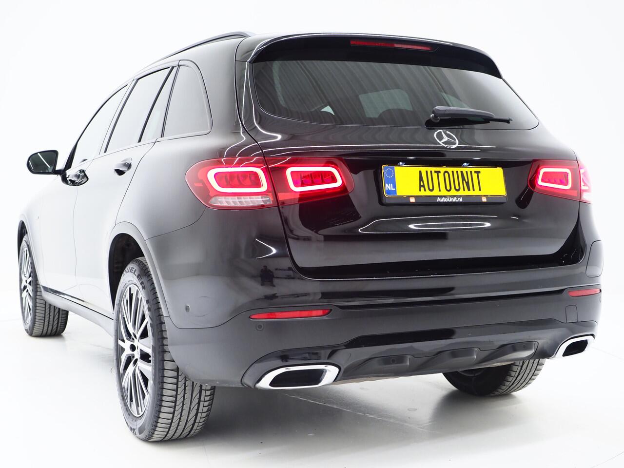 Mercedes-Benz GLC-KLASSE 300e 4MATIC Night Black | Stoelverwarming | Cruise | LED | PDC | Carplay | Climate