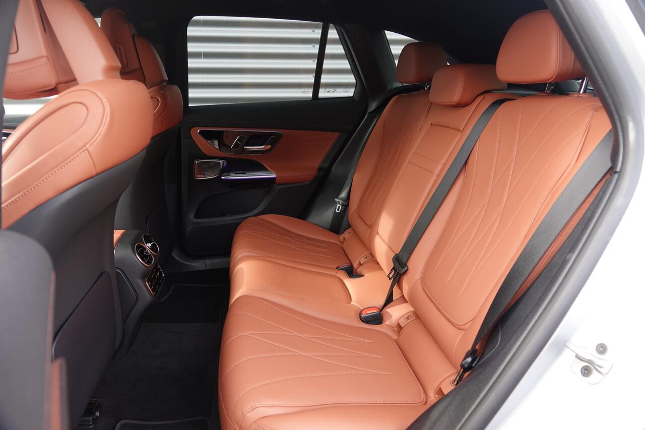 Mercedes-Benz GLC-KLASSE 400e 4MATIC AMG Line | Pano | Achteras Sturing | Luchtvering | Burmester | Trekhaak | HUD |