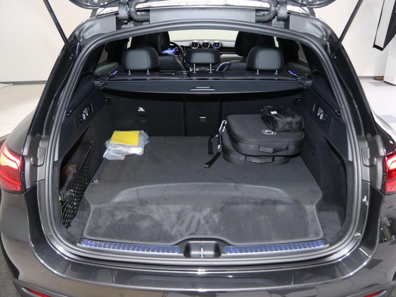 Mercedes-Benz GLC-KLASSE 300e 4MATIC Sport Edition | Panoramaschuifdak | Premium Pakket | Nightpakket | 360°-camera