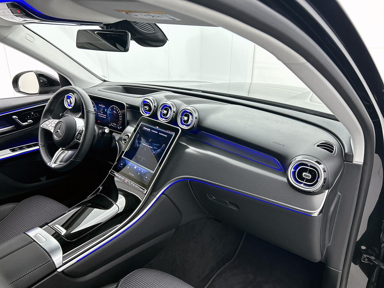 Mercedes-Benz GLC-KLASSE 300 e 4MATIC Plug-In Hybride | Trekhaak | Head-up-Display | 360°-camera | Sfeerverlichting | Memory | Stuur en Stoelverwarming | Inclusief 24 maanden Mercedes-Benz Certified garantie voor Europa.